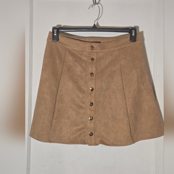 Fuinloth Women's Faux Suede Button Closure A-Line High Wasit Mini Short Skirt - Picture 3 of 5